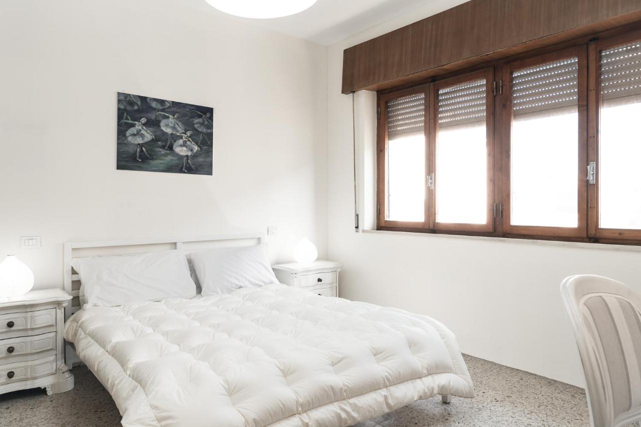 Liliana - Large Private House In Villa *